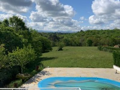 Maison basque avec grands espaces exterieurs et vue sur les Pyrénées 