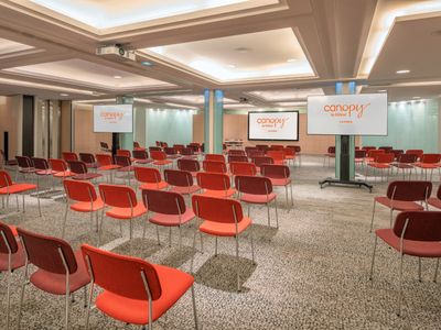 Versatile Cannes Meeting Venue with Modular Rooms Near Palais