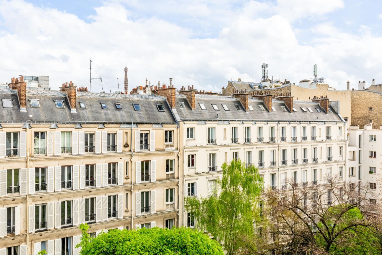 Private mansion in the heart of the 16th arrondissement with rooftop and view of the Eiffel Tower