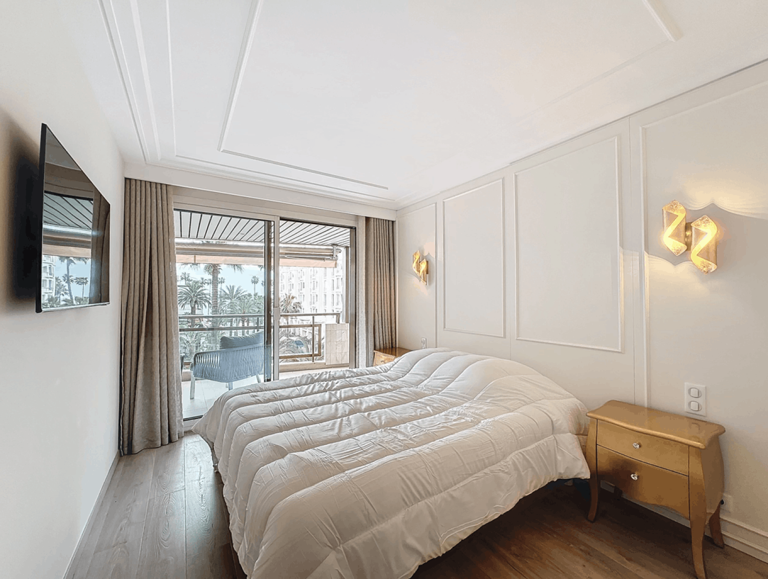 3/4 bedrooms 2 minutes from La Croisette 