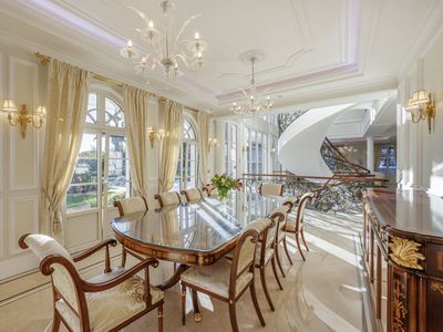 Spacious Gray d’Albion Apartment in Cannes with Terrace for Events