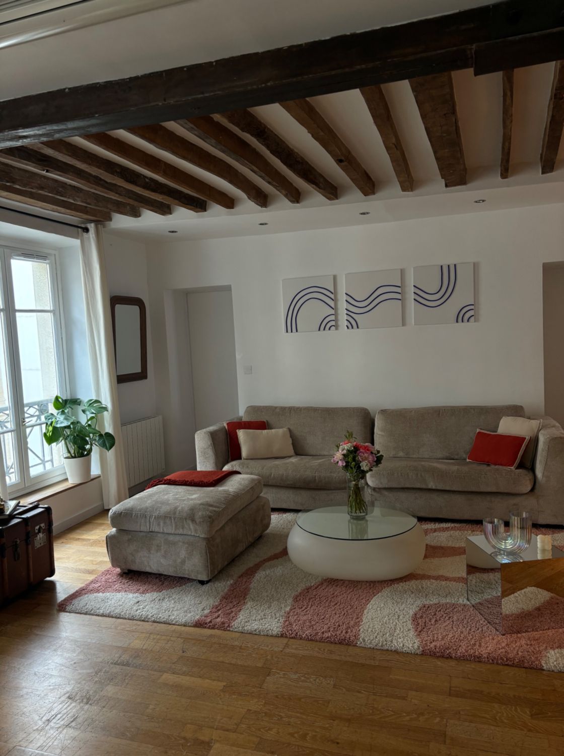 Retro-Modern Paris Apartment for Meetings & Product Launches