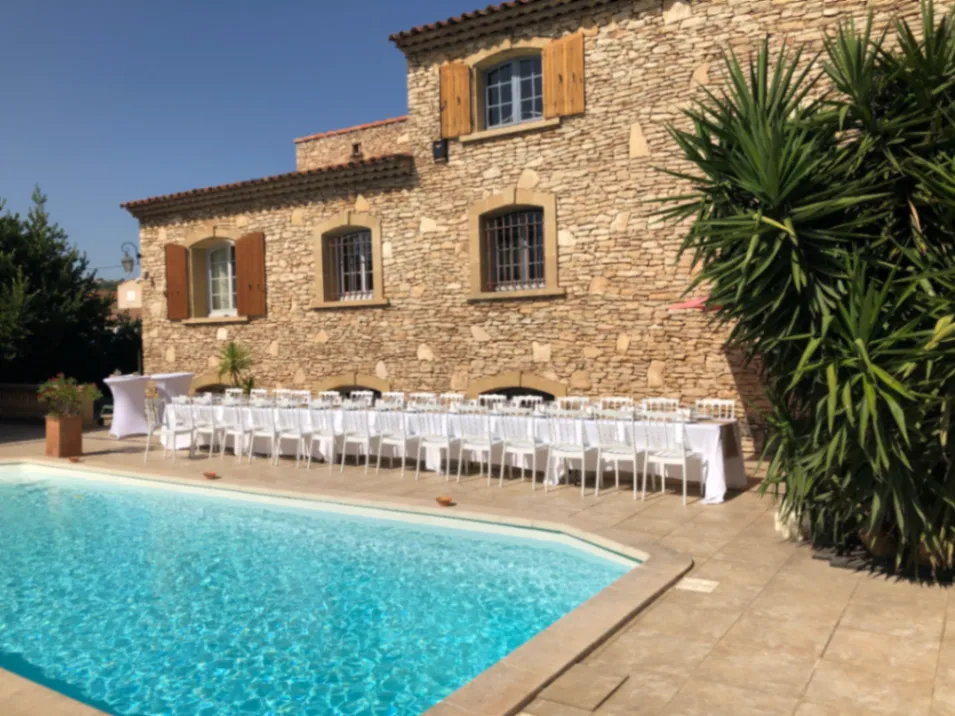 Jardin botanique dans une villa avec grande piscine/pool house et terrain de pétanque privé 