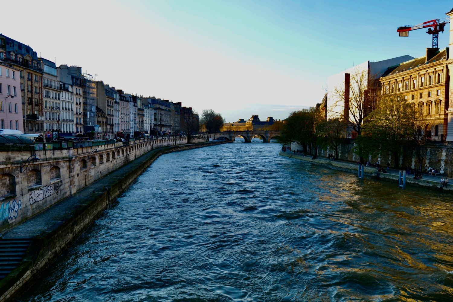 Superb chic apartment with 1 bedroom / T2 of 25 m² view Eiffel Tower, Seine, Louvre, Saint-Germain