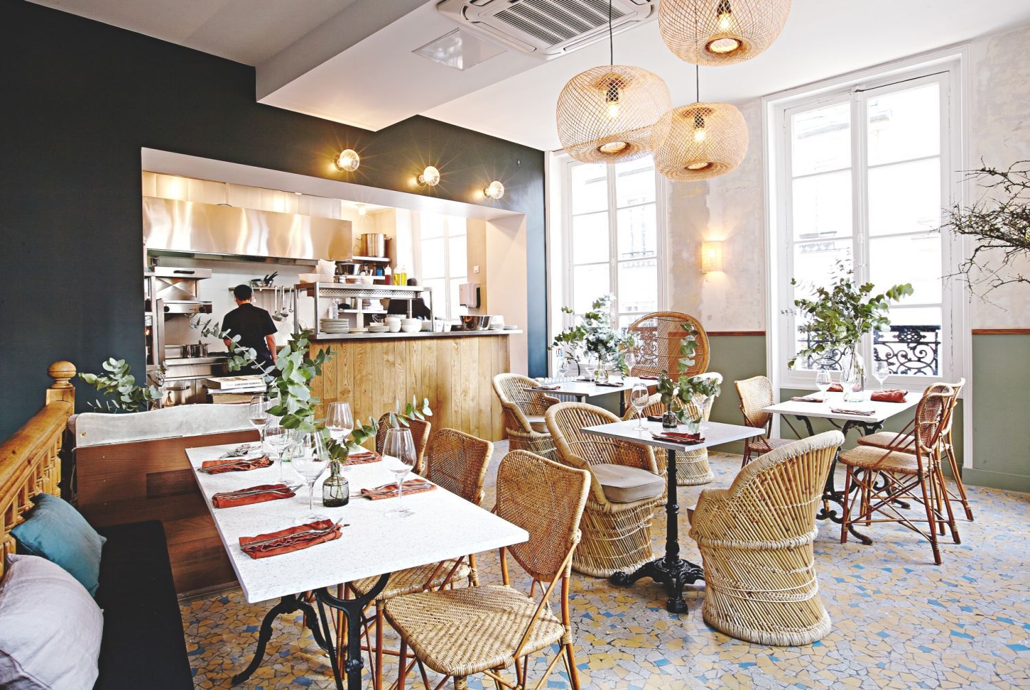 Historic Paris Restaurant with Committed Cuisine from 150+ French Farms