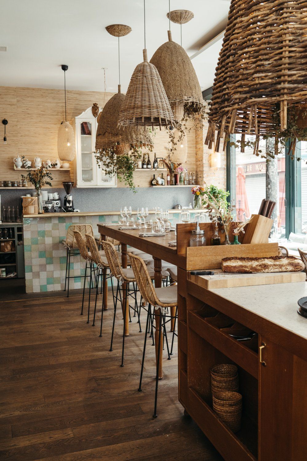 Historic Paris Restaurant with Committed Cuisine from 150+ French Farms