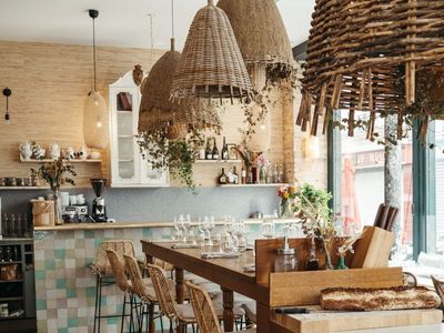 Historic Paris Restaurant with Committed Cuisine from 150+ French Farms