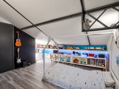 Large industrial Loft Eiffel, steel, bricks and glass roof