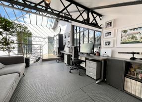 Large industrial Loft Eiffel, steel, bricks and glass roof