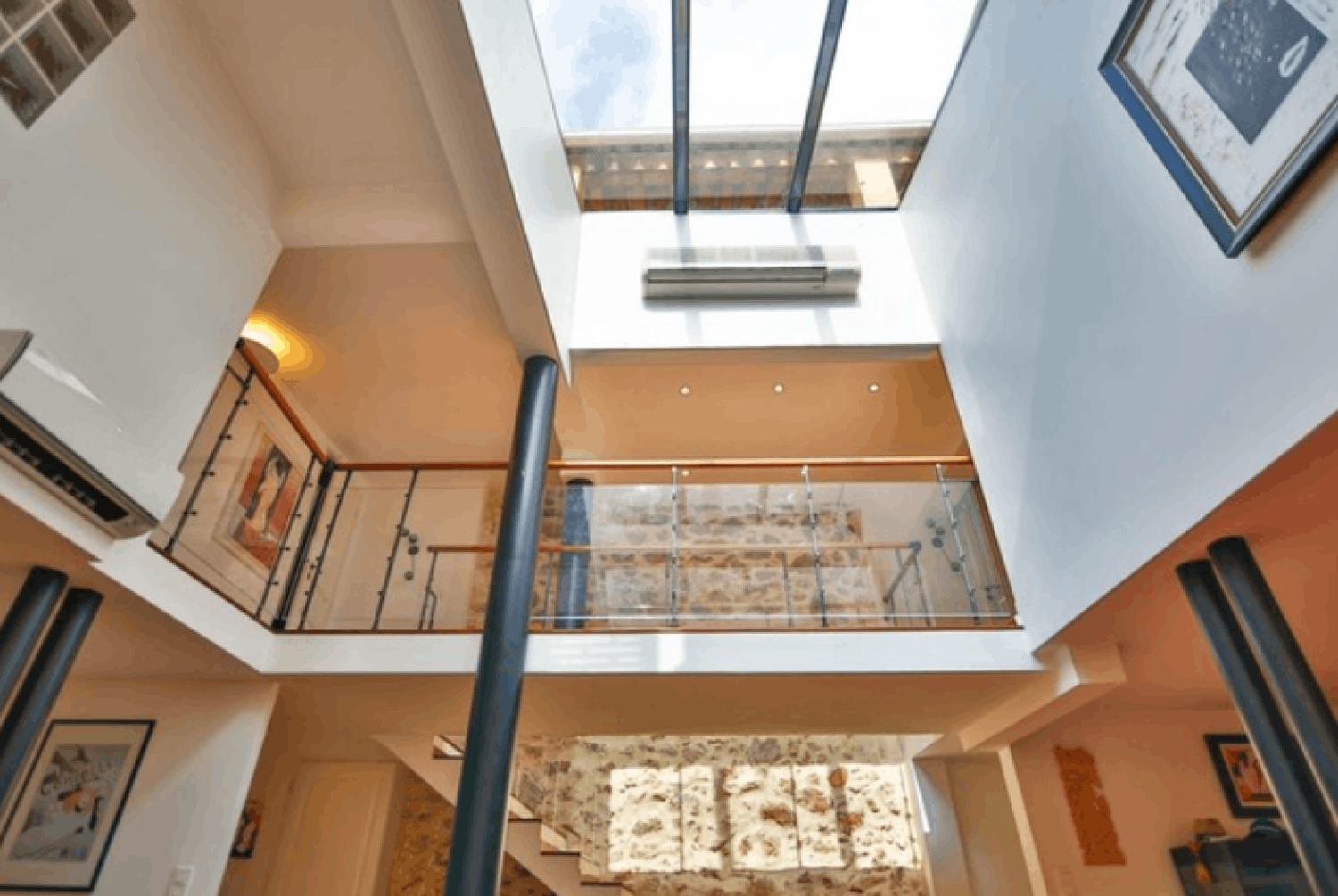 Triplex stylé 4 chambres à Cannes – Près du Vieux-Port, pour séjours et événements