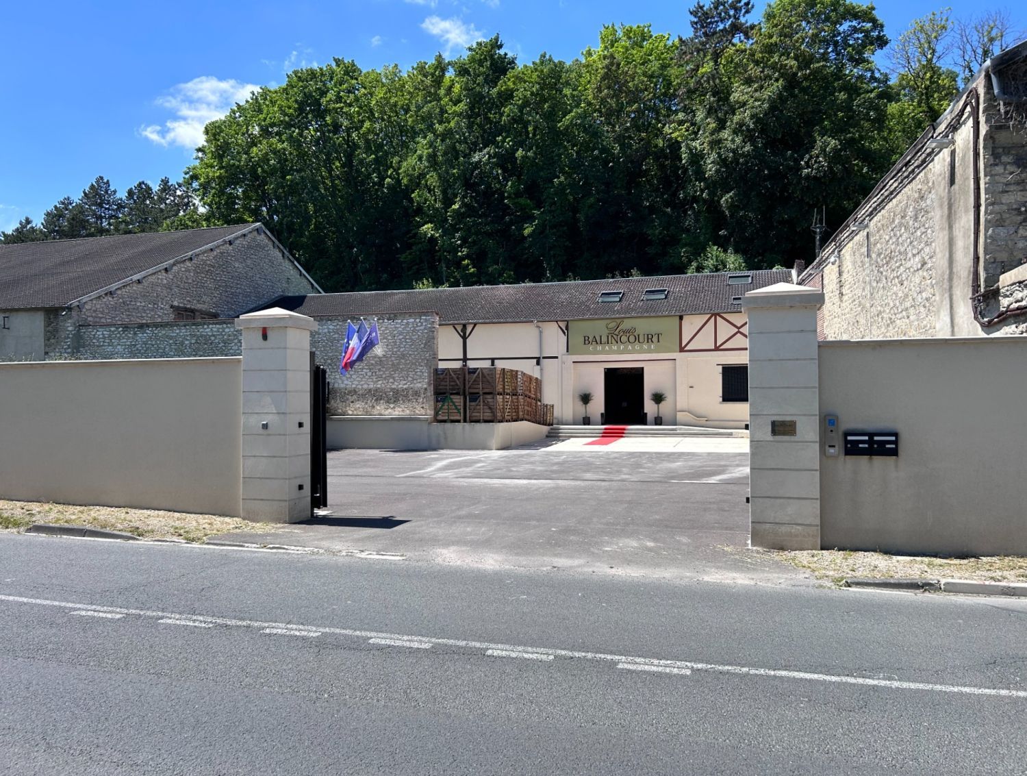 Champagne House - Historic Crayère Gallery 