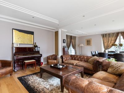 Exceptional villa in the Montmorency valley