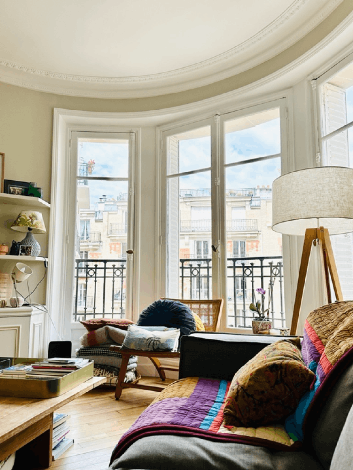 Beautiful and large bourgeois apartment in Montmartre