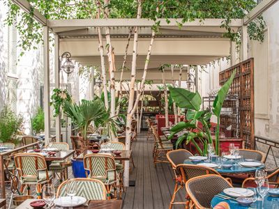 Unique restaurant in Paris 