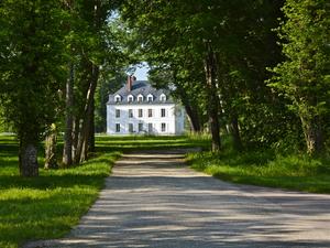 Luxury Burgundy Estate: High-End Events in Nature