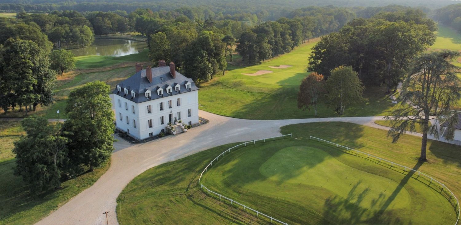Luxury Burgundy Estate: High-End Events in Nature