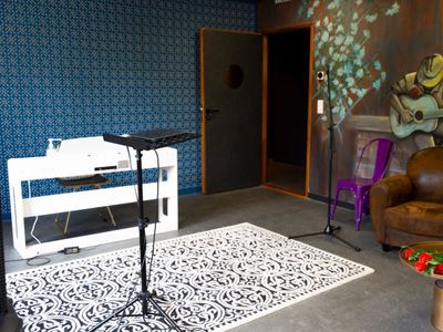 Renowned music school 