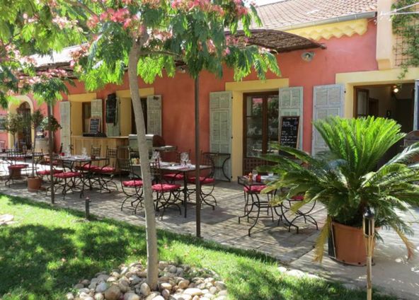 Charming bistrot in a former wine cellar