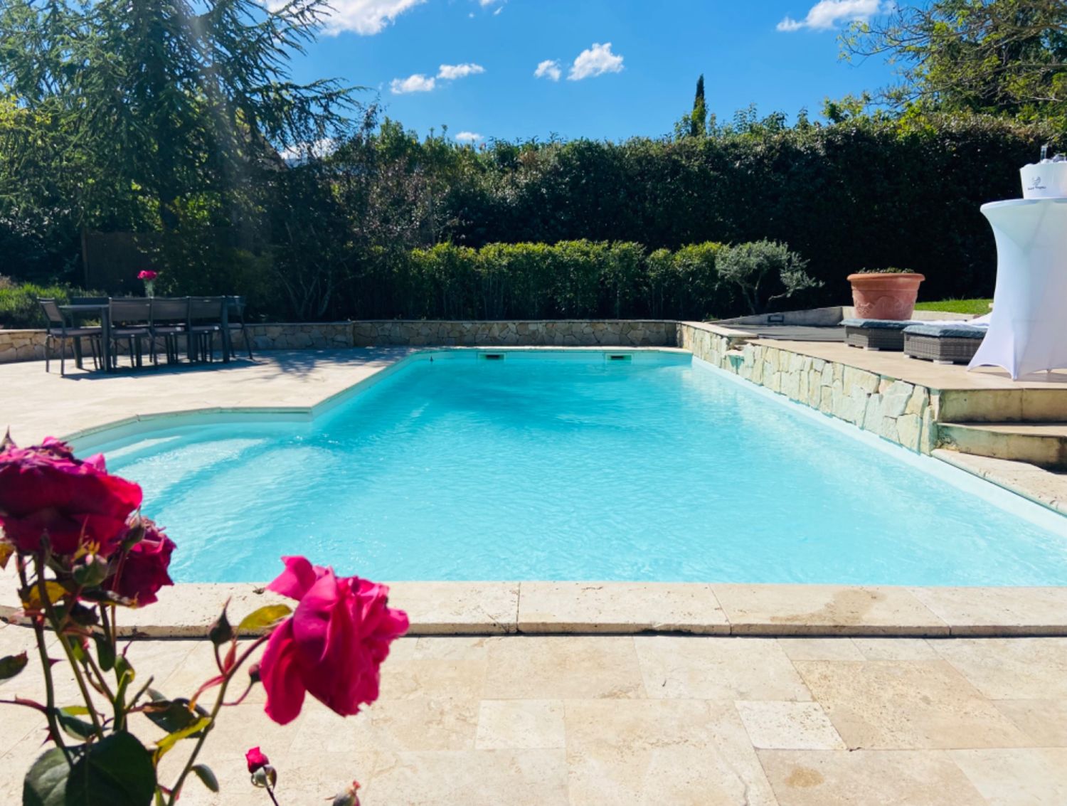 Location extérieur avec piscine privée chauffée 