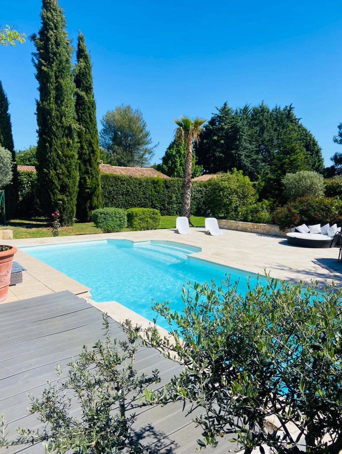 Location extérieur avec piscine privée chauffée 