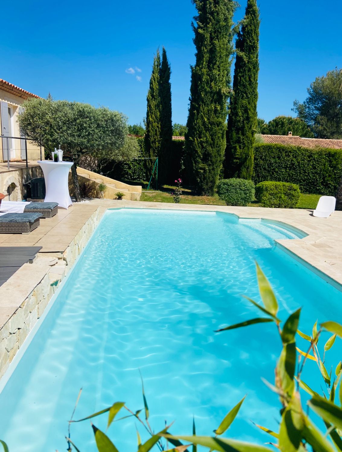 Location extérieur avec piscine privée chauffée 
