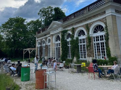 Castle in a 4 ha park 