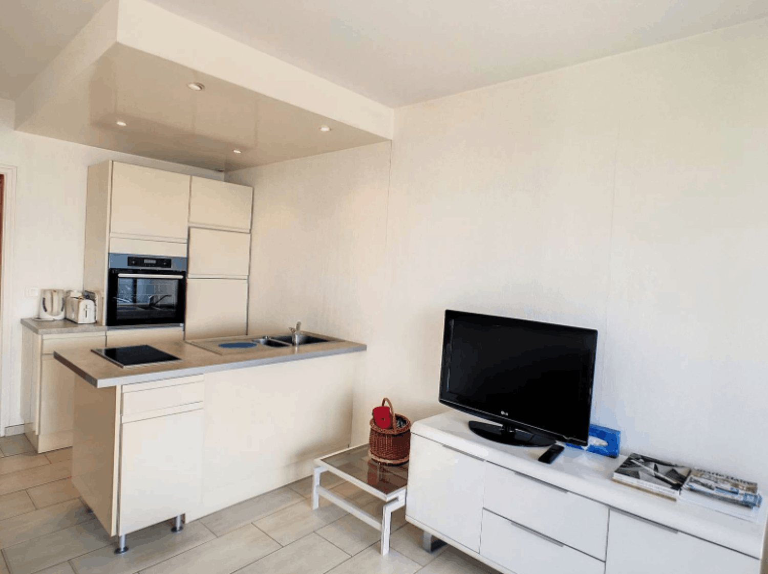 Grand studio à Cannes avec vue jardin – Près de la plage et du Palais