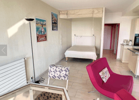 Large studio 25 minutes walk from the Palais 