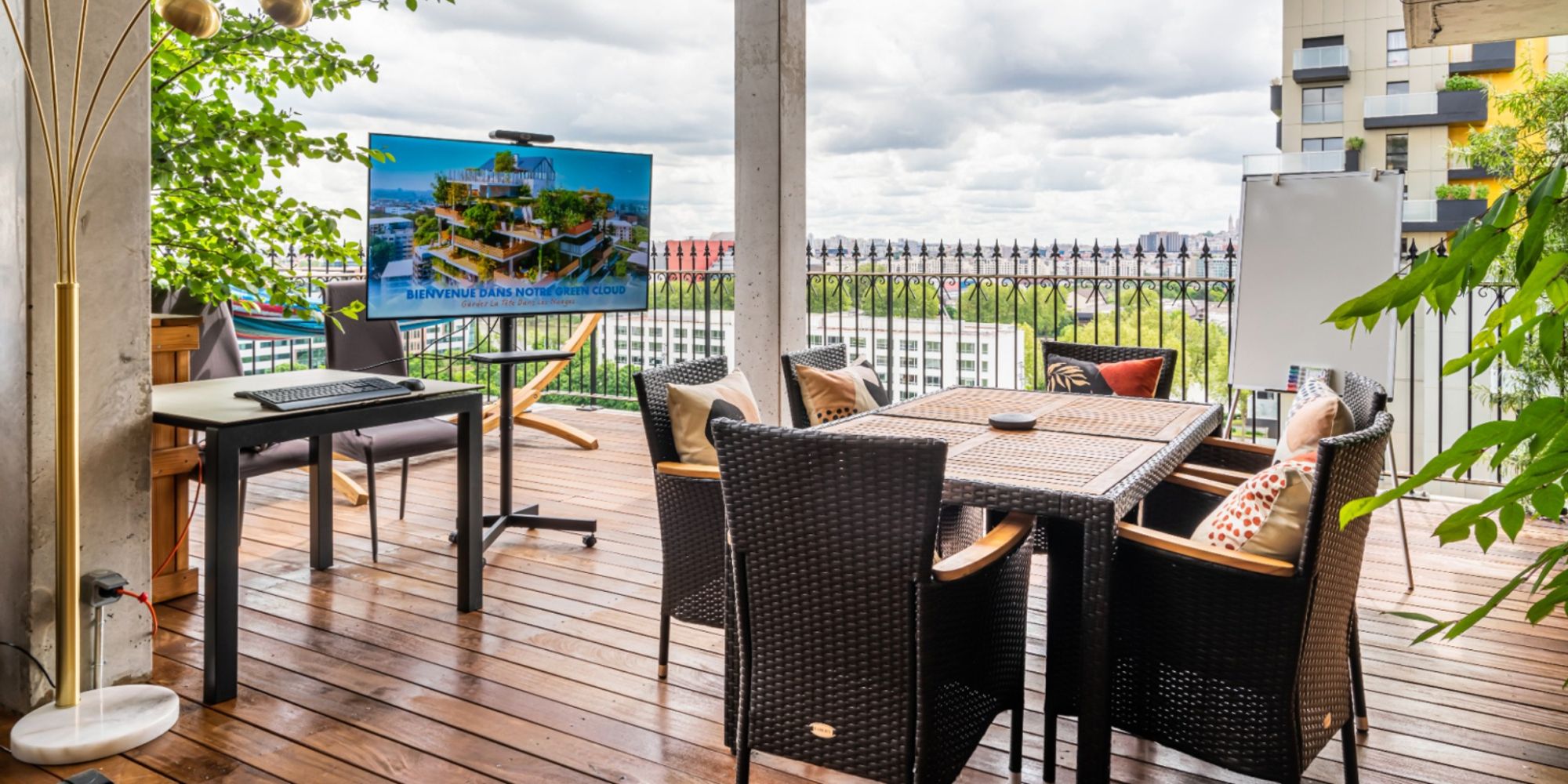 Rooftop terrace 55m² with Montmartre and Eiffel Tower views for small team seminar near Paris