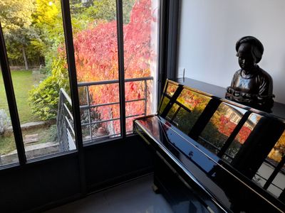 Beautiful Spacious House with Large Garden in Paris for Photoshoots & Vacation