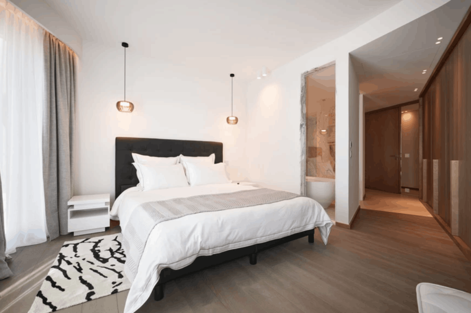 4 bedrooms apartment in 1st croisette building