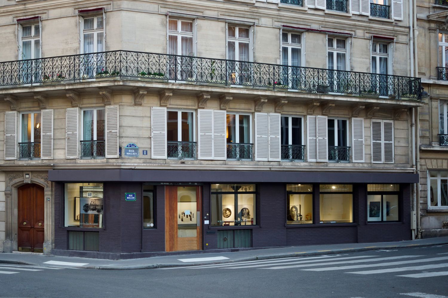 Contemporary Art Gallery in Paris: Versatile Event Space in the Golden Triangle