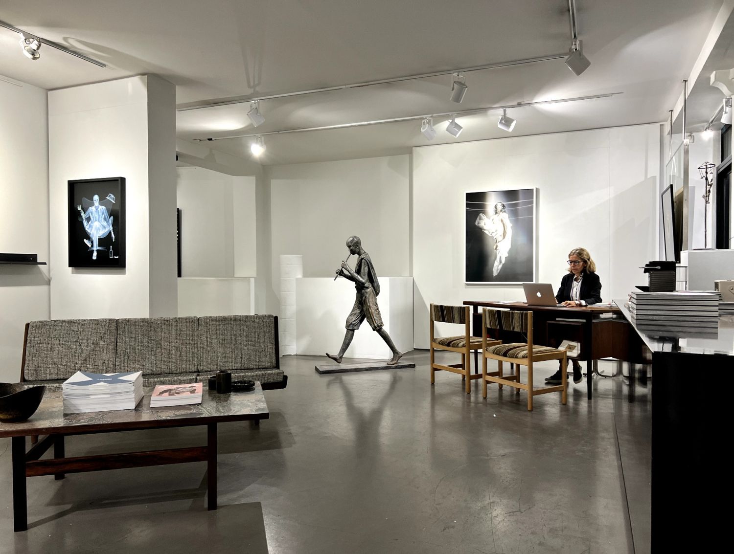 Contemporary Art Gallery in Paris: Versatile Event Space in the Golden Triangle
