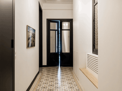 Renovated Haussmann apartment with garden
