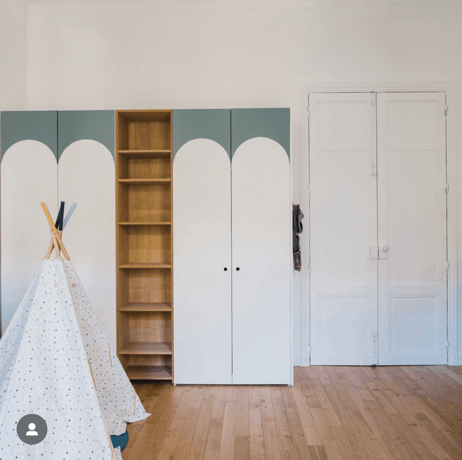 Renovated Haussmann apartment with garden