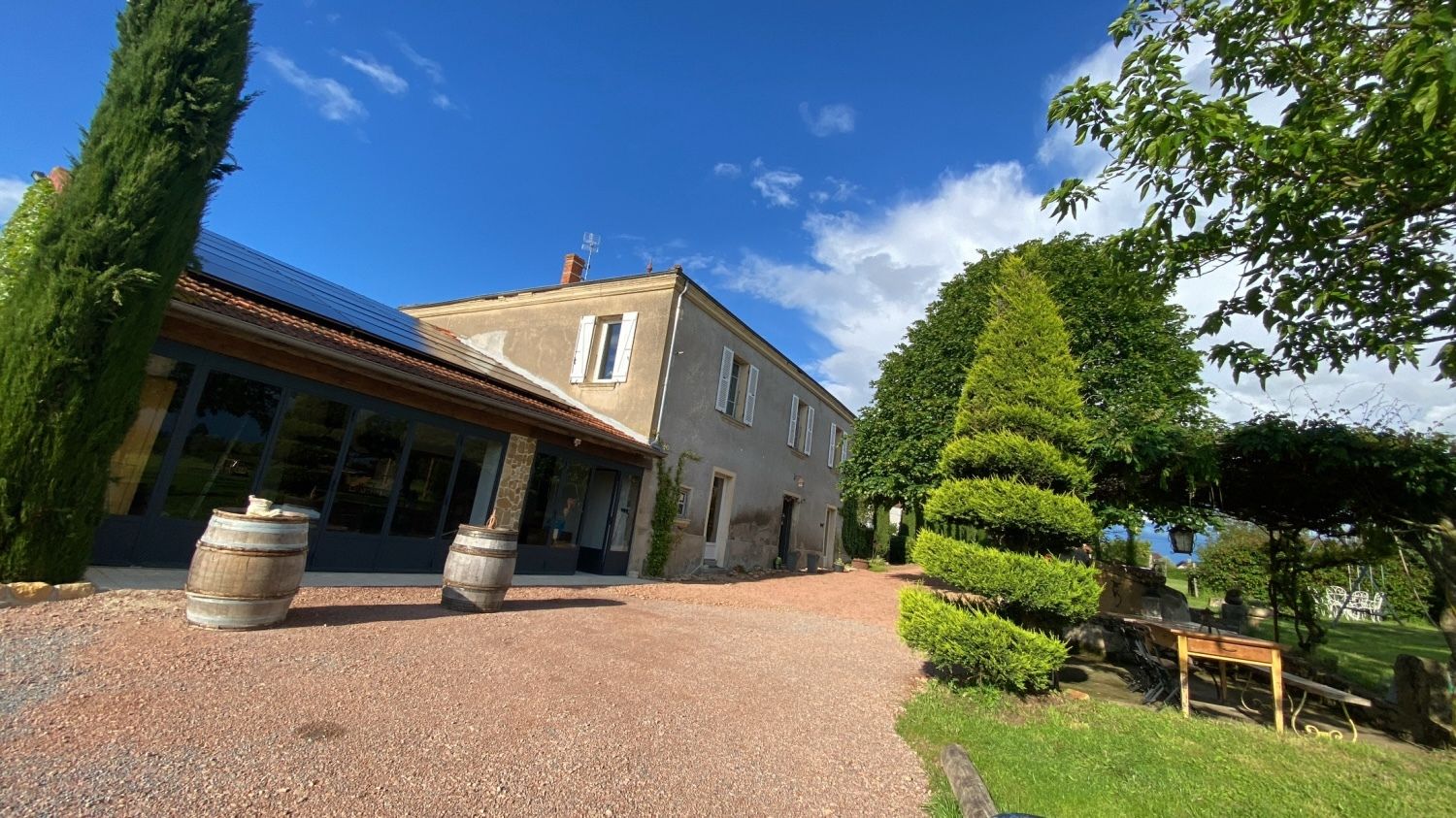 Ancienne ferme familiale rénovée avec piscine