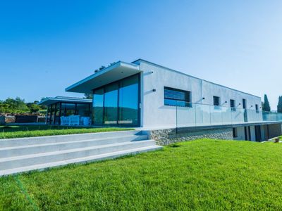 Luxurious villa with sumptuous mirror pool