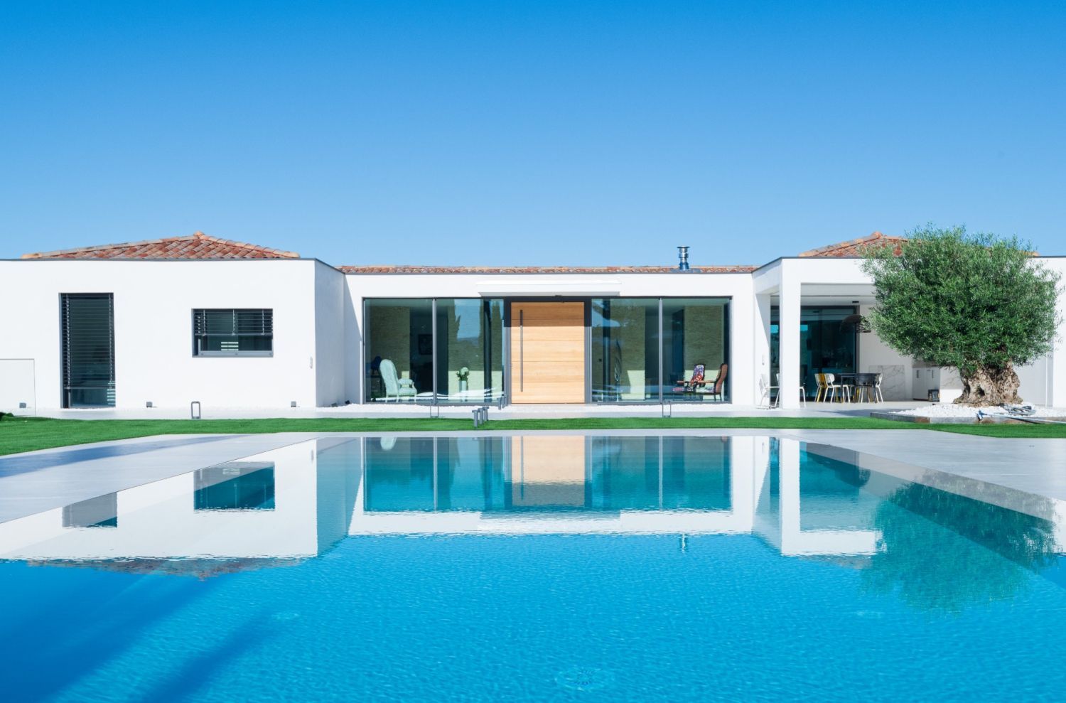 Villa luxueuse avec piscine miroir somptueuse