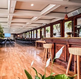 Panoramic Seine Barge: Unique Event Venue with 360° River Views