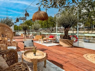 Panoramic Seine Barge: Unique Event Venue with 360° River Views