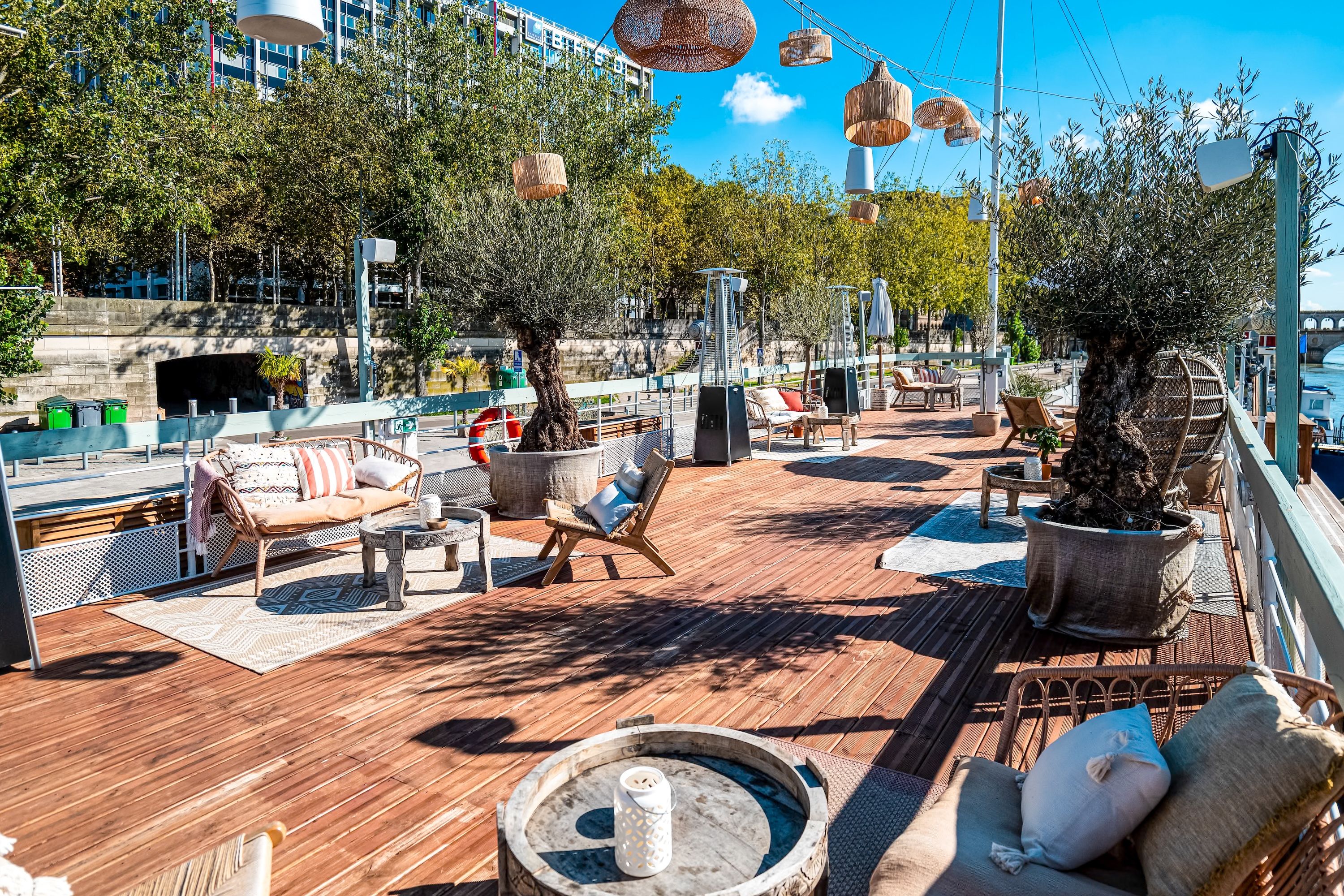 Péniche Panoramique sur la Seine : Lieu Événementiel Unique