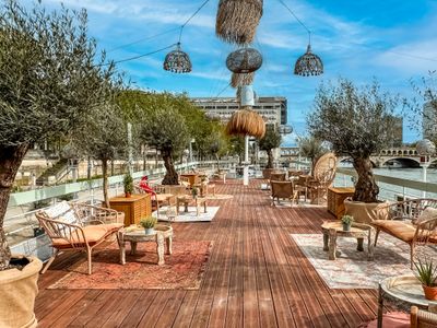 Panoramic Seine Barge: Unique Event Venue with 360° River Views