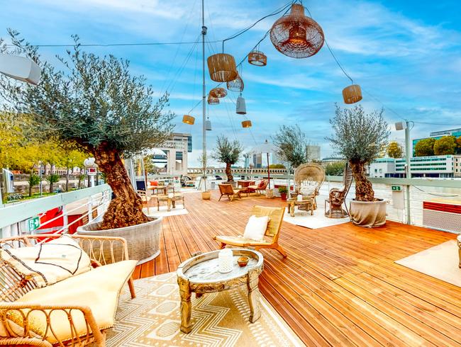Péniche Panoramique sur la Seine : Lieu Événementiel Unique