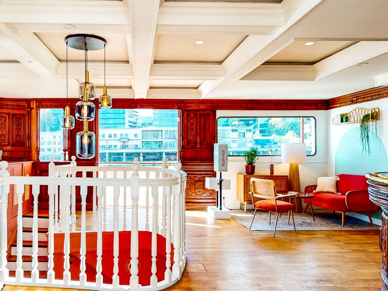 Péniche Panoramique sur la Seine : Lieu Événementiel Unique