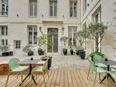 Lieu d'Événement Unique au Cœur du Marais avec Espaces Extérieurs