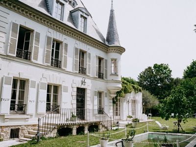 Family mansion 20 minutes from Paris 