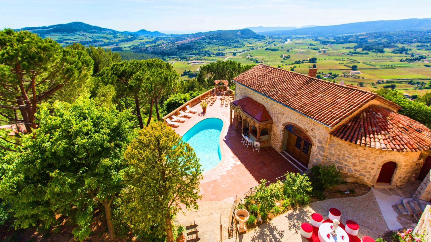 Magnificent Provençal castle 