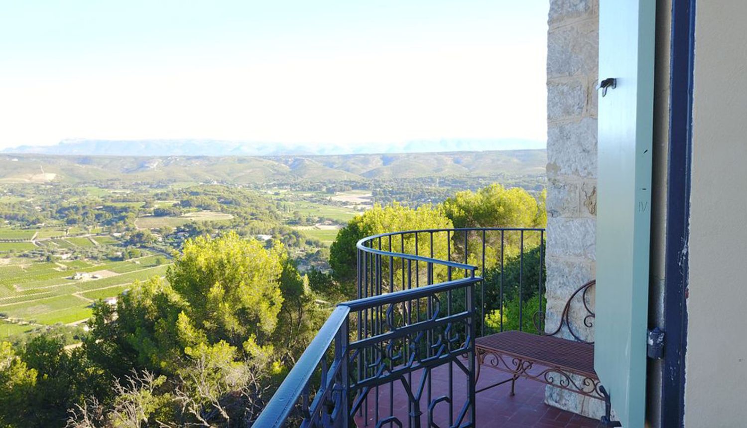 Magnificent Provençal castle 