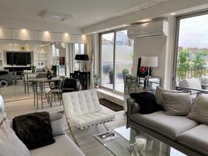Luxury Architect-Designed Apartment for Events Near Arc de Triomphe
