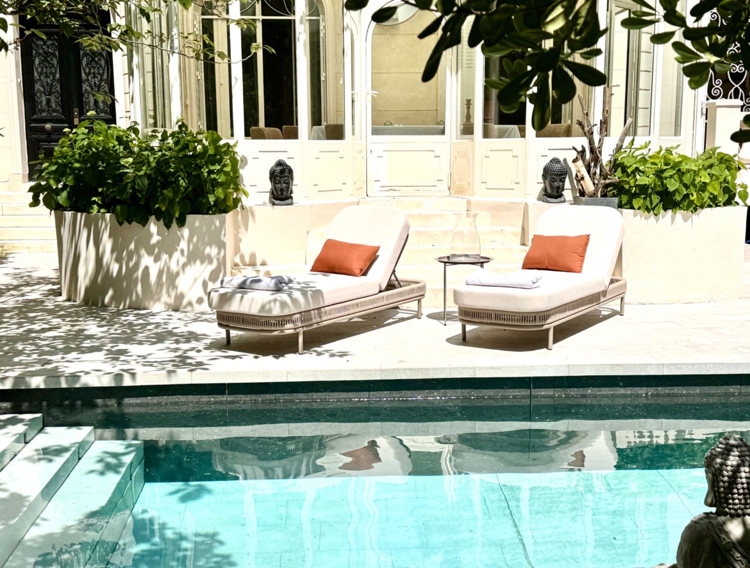 Villa de Luxe 330m² à Paris avec Piscine Chauffée, SPA & Jardin pour Événements